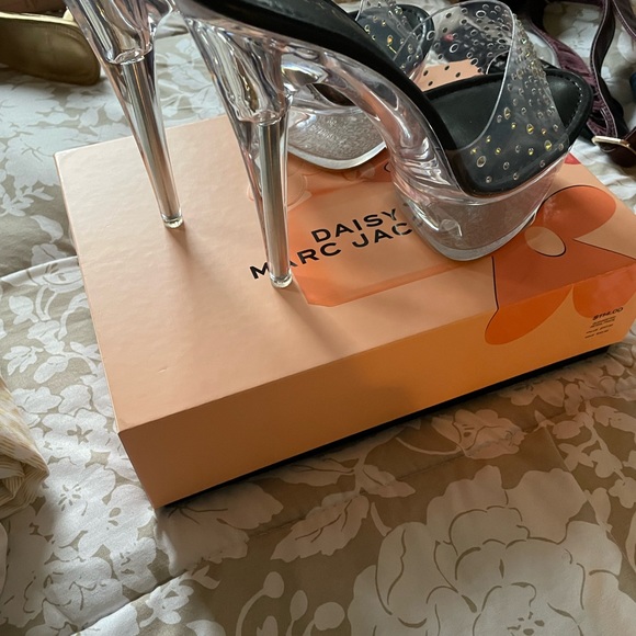 Chase & Chloe Sandals - Picture 2 of 2